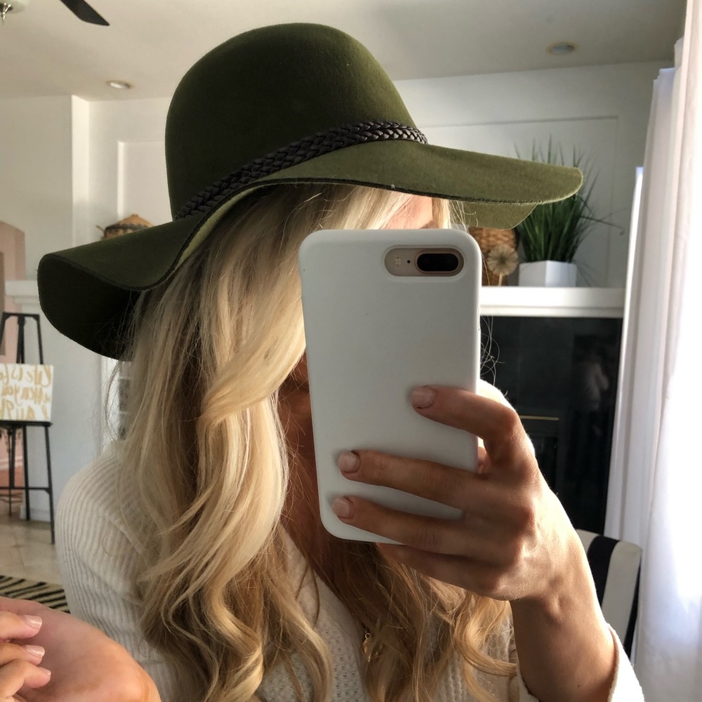 Wide brim , green, floppy hat